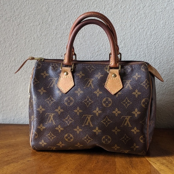 SOLD! SOLD! Authentic LV Speedy 25 - Picture 3 of 8